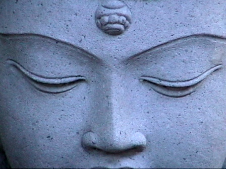meditar buda estatua piedra